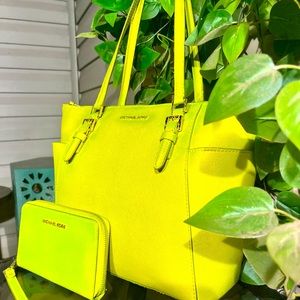 COPY - IRIDESCENT NEON Green Leather Medium Michael Kors Charlotte Purse & Wall…